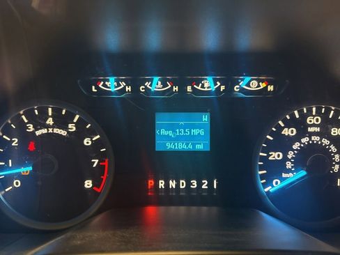 Used 2015 Ford F150 XLT image 22