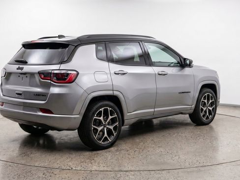 Used 2025 Jeep Compass Limited AWD/4WD image 9