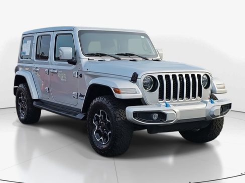 Used 2022 Jeep Wrangler Unlimited Sahara image 2
