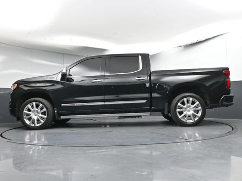 Used 2022 Chevrolet Silverado 1500 High Country w/ High Country Premium Package image 30