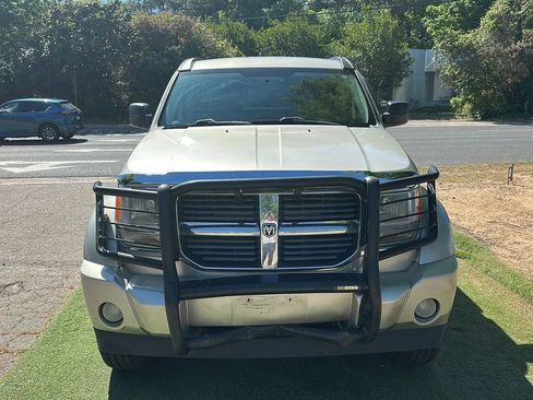 Used 2008 Dodge Nitro SXT AWD/4WD image 2