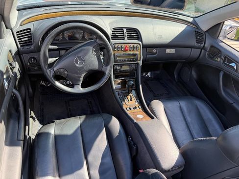 Used 2002 Mercedes-Benz CLK 55 AMG Cabriolet image 11