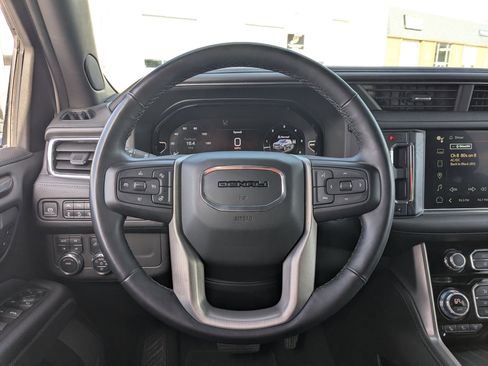 Used 2023 GMC Yukon Denali image 18