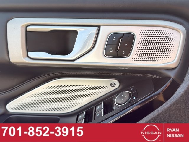 Used 2023 Ford Explorer Platinum w/ Technology Package AWD/4WD image 20