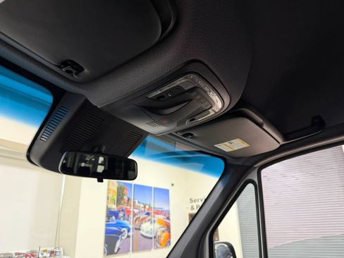 Used 2019 Mercedes-Benz Sprinter 2500 image 41