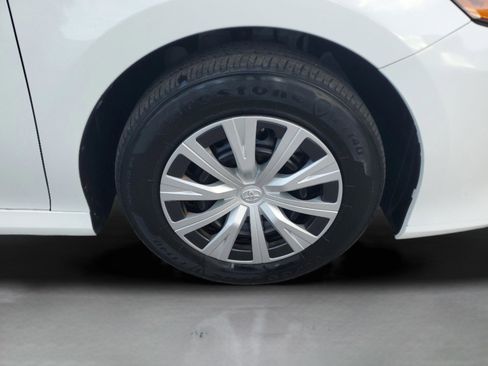 Used 2023 Toyota Camry LE image 7