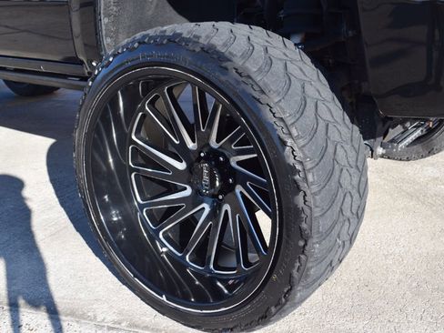 Used 2018 Chevrolet Silverado 1500 LT w/ All Star Edition image 8