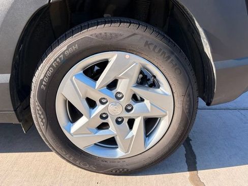 Used 2026 Hyundai Kona SE FWD image 5