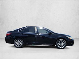 Used 2017 Toyota Camry XLE w/ Moonroof Package FWD video 4