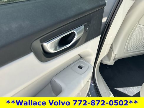 Used 2024 Volvo XC60 B5 Plus w/ Protection Package Premier AWD/4WD image 8
