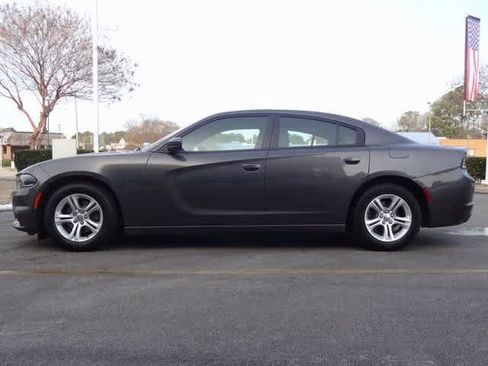 Used 2020 Dodge Charger SXT w/ Leather Interior Group image 2