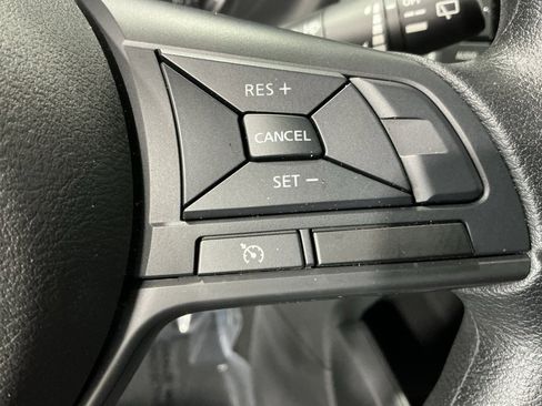 Used 2024 Nissan Kicks S image 9