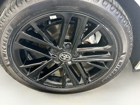 Used 2025 Toyota Camry SE image 11