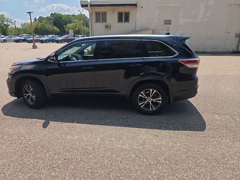 Used 2016 Toyota Highlander XLE AWD/4WD image 8