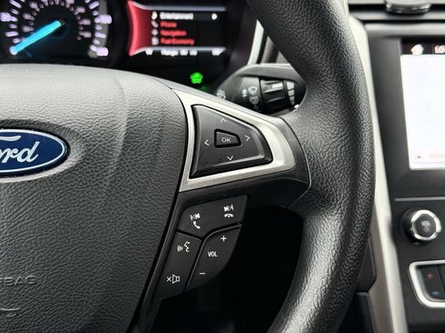 Used 2019 Ford Fusion SE FWD image 26