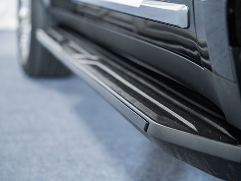 Used 2021 GMC Yukon SLT image 17