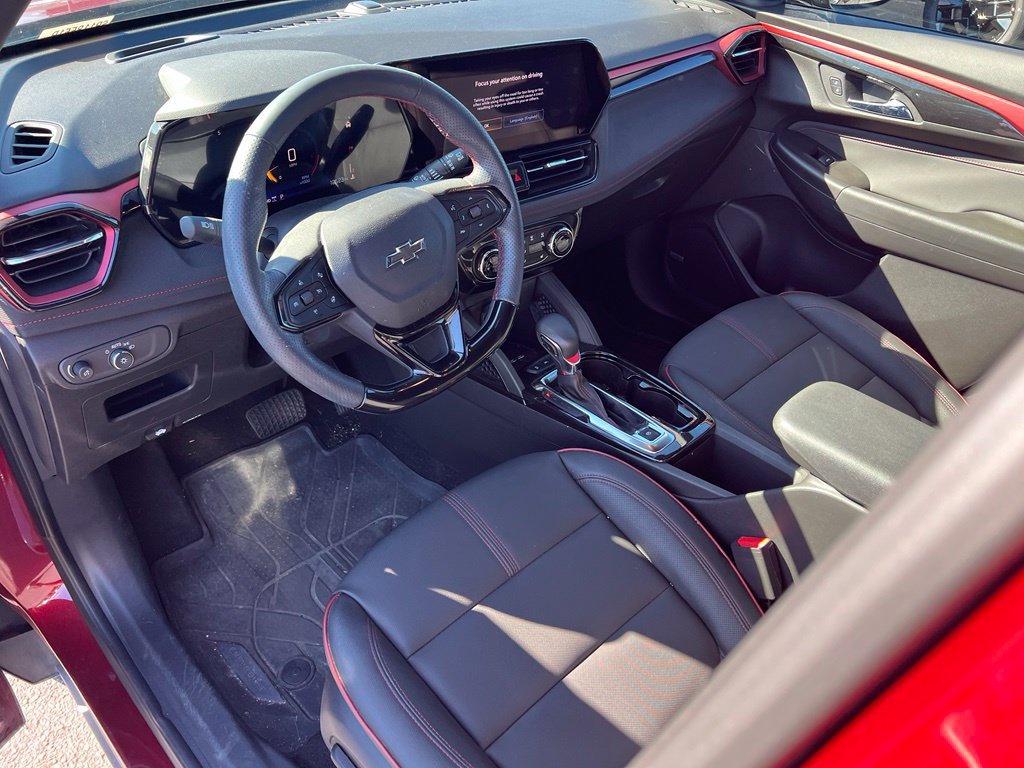 Used 2025 Chevrolet TrailBlazer RS w/ Convenience Package AWD/4WD image 17