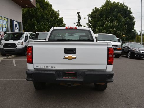Used 2018 Chevrolet Silverado 1500 W/T w/ Trailering Package image 6