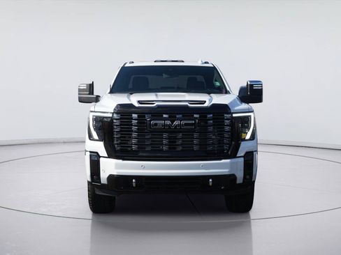 Used 2026 GMC Sierra 2500 Denali Ultimate w/ Max Trailering Package AWD/4WD image 3