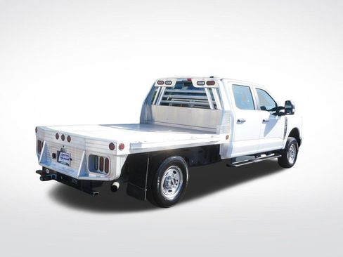 Used 2023 Ford F250 XL w/ Snow Plow Prep Package AWD/4WD image 4