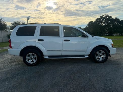 Used 2005 Dodge Durango Limited w/ Trailer Tow Group RWD image 4