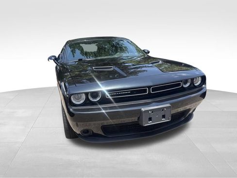 Used 2021 Dodge Challenger SXT RWD image 5
