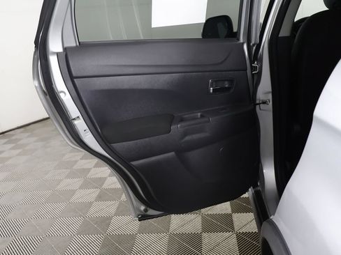 Used 2023 Mitsubishi Outlander Sport ES AWD/4WD image 19