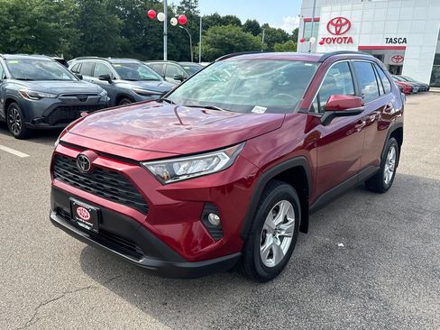 Used 2020 Toyota RAV4 XLE w/ Convenience Package AWD/4WD image 4