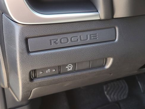 New 2026 Nissan Rogue S image 18