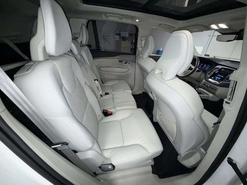 Used 2025 Volvo XC90 T8 Plus AWD/4WD image 16