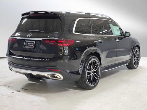 New 2026 Mercedes-Benz GLS 580 4MATIC image 3