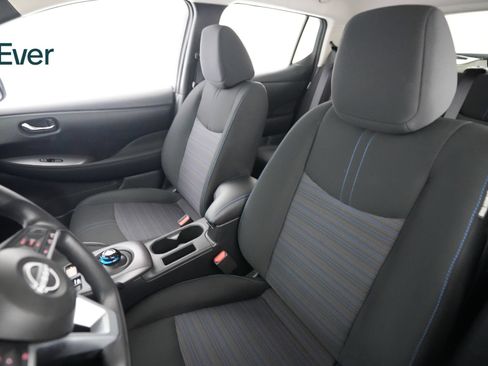 Used 2025 Nissan Leaf S FWD image 4