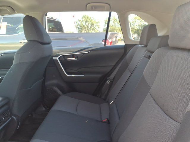 Used 2023 Toyota RAV4 XLE AWD/4WD image 7