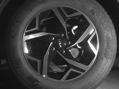 Used 2025 Kia Sportage LX image 13