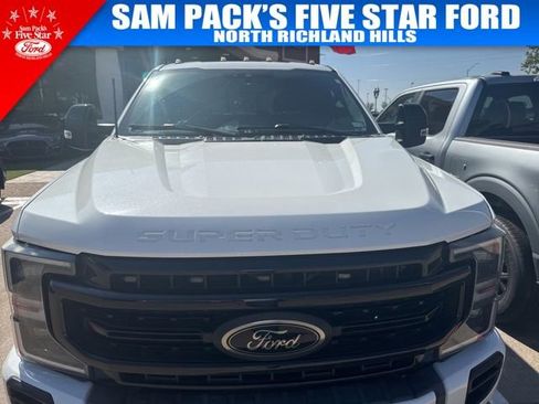 Used 2022 Ford F250 Lariat w/ Black Appearance Package image 2