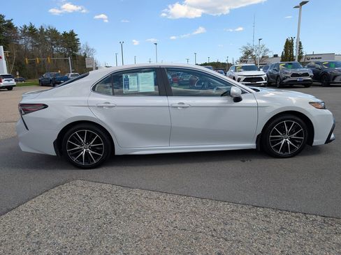 Used 2023 Toyota Camry SE w/ Cold Weather Package AWD/4WD image 7