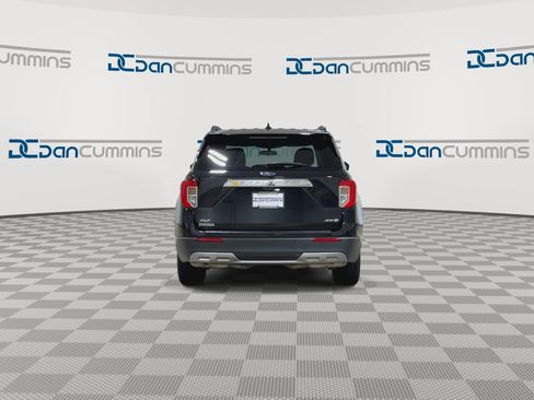 Used 2023 Ford Explorer XLT w/ Equipment Group 202A AWD/4WD image 7
