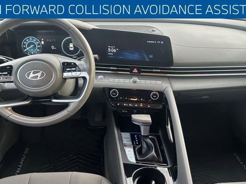 Used 2024 Hyundai Elantra SEL w/ Convenience Package image 13