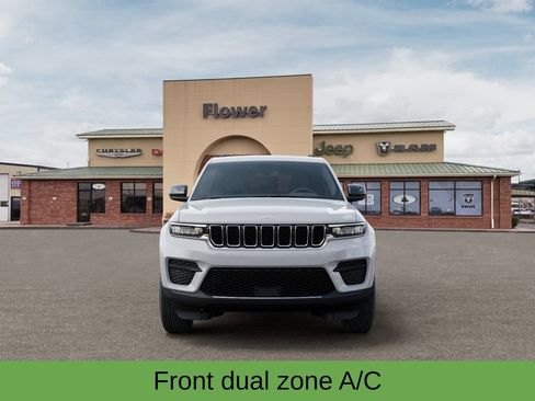 New 2025 Jeep Grand Cherokee Laredo X w/ Luxury Tech Group I AWD/4WD image 8
