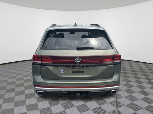 Used 2025 Volkswagen Atlas Peak Edition SE AWD/4WD image 6