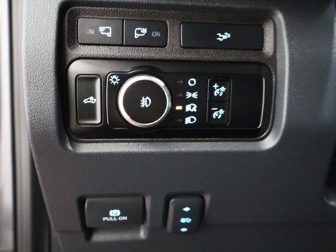 Used 2024 Ford F350 Lariat w/ Lariat Ultimate Package AWD/4WD image 39