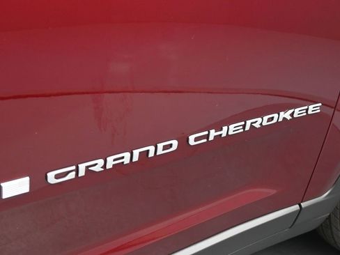 New 2025 Jeep Grand Cherokee Laredo X image 27