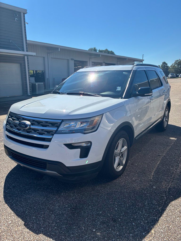 Used 2018 Ford Explorer XLT w/ Equipment Group 201A FWD image 1