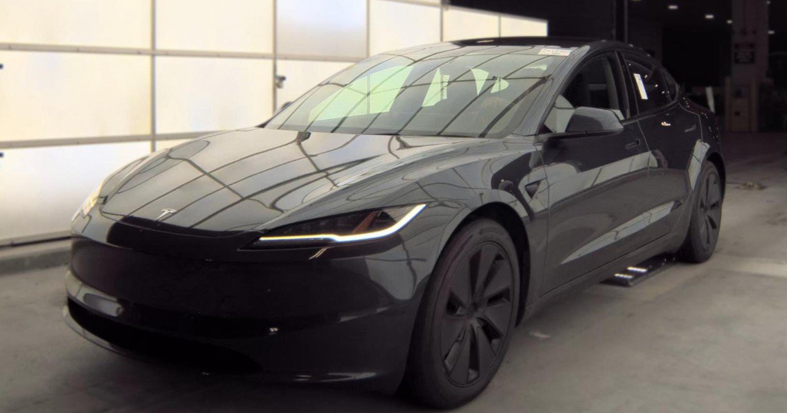 Used 2025 Tesla Model 3 Long Range RWD image 1