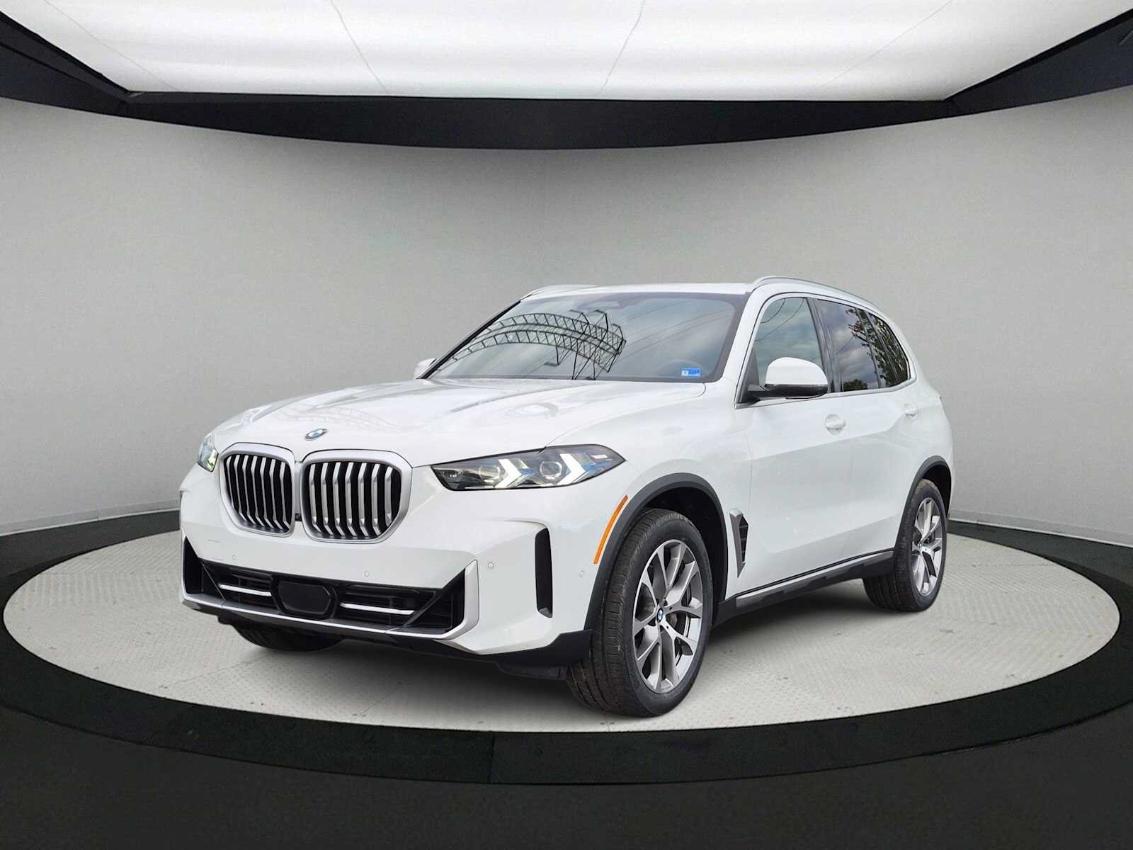 Used 2024 BMW X5 xDrive40i w/ Premium Package AWD/4WD image 4