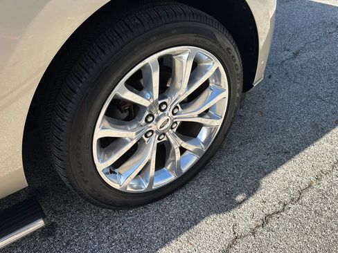 Used 2018 Ford Expedition Platinum AWD/4WD image 38
