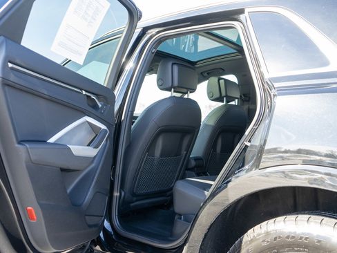 Used 2025 Audi Q3 2.0T Premium image 28