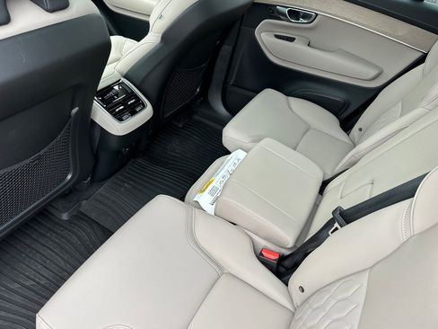 New 2026 Volvo XC90 B6 Plus w/ Protection Package Premier AWD/4WD image 11
