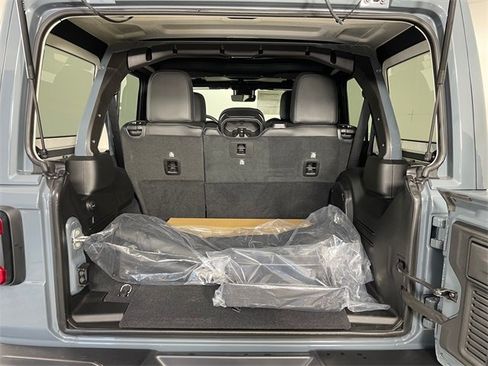 New 2025 Jeep Wrangler Unlimited Rubicon 392 image 17