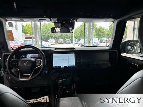 Used 2021 Ford Bronco First Edition AWD/4WD image 25